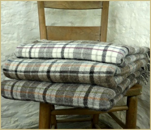 Cotswold Woollen Weavers' Welsh Country Rustic Plaid Throw